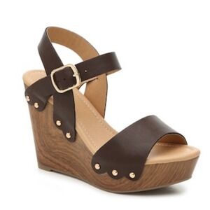 Diba Holly Wedges Heels Sandals Women's US Size 8.5 Metal Studs Faux Wood